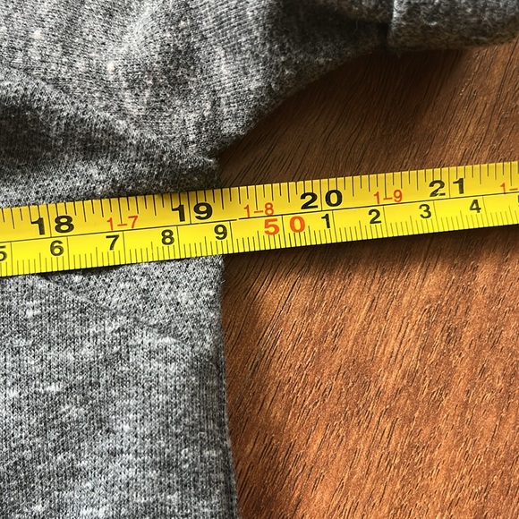 BNWOT Dee Elly gray short sleeve cold shoulder dress - Picture 8 of 12